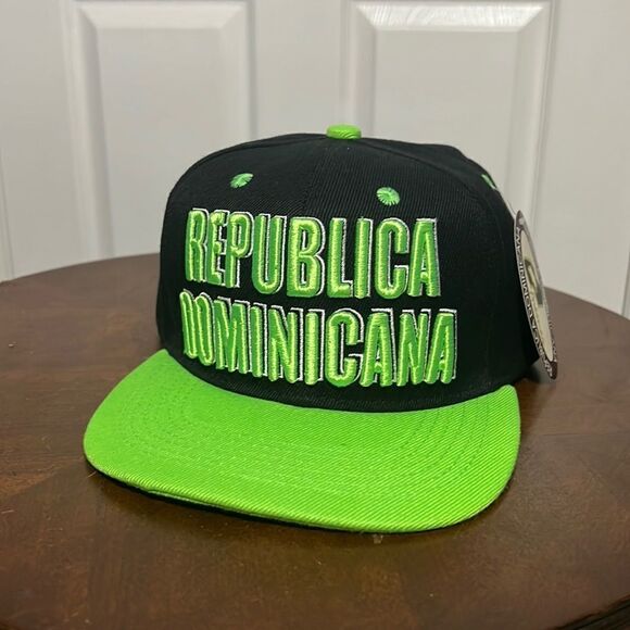🔥🔥 “NWT” REPUBLICA DOMINICANA Flat Bill SnapBack Hat  - Brand new never worn - Picture 1 of 5